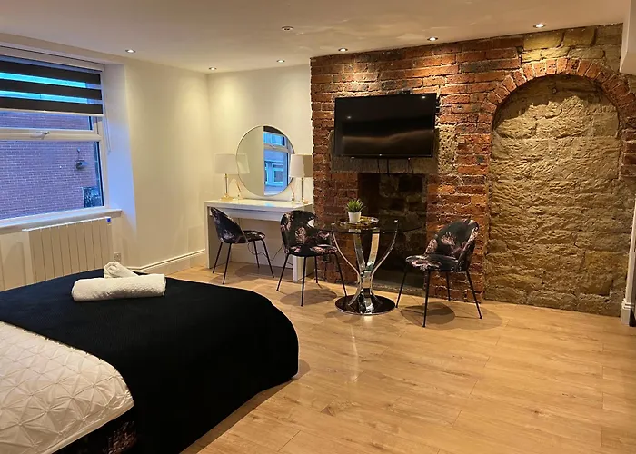 Luxury Grand Studio Apartment @3